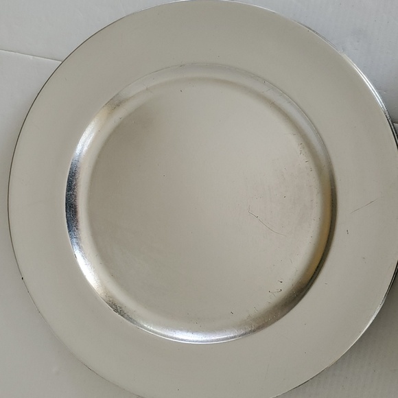 Royal Gallery Silver Tone Charger Plate w/Lacquer Finish Set of 3 *read* - Picture 4 of 9